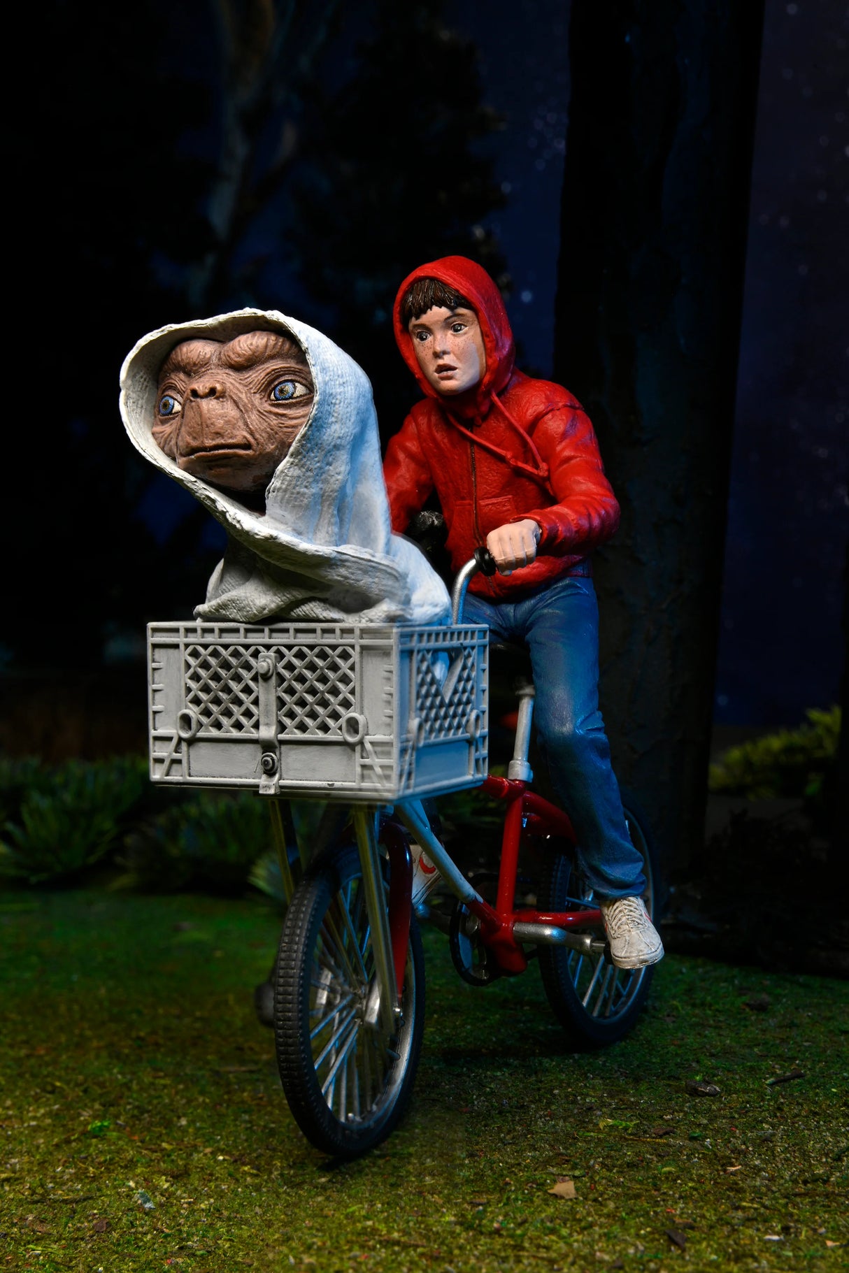 NECA E.T. The Extra-Terrestrial 40th Anniversary Elliot and E.T. on Bike 7 Inch Scale Action Figure